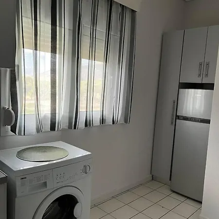 Chrismina's νear τhe Sea Apartment Itea