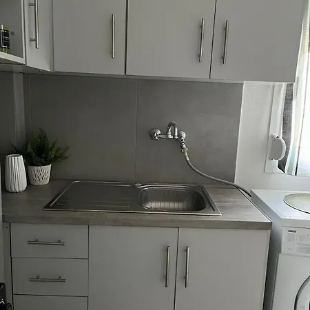 Chrismina's νear τhe Sea Apartment